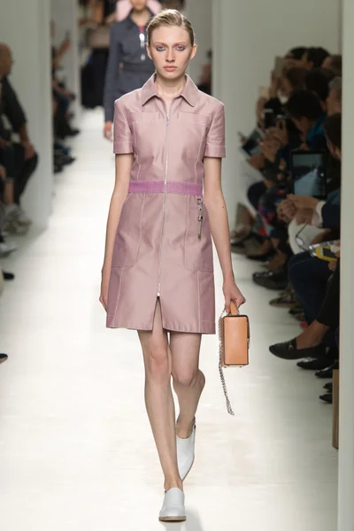 Look 4